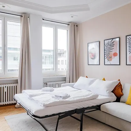 Flats 4 You, Moderne Naehe Hbf, Due-messe 20 Min, Netflix, Kueche *