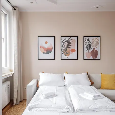 Flats 4 You, Moderne Naehe Hbf, Due-messe 20 Min, Netflix, Kueche Appartement